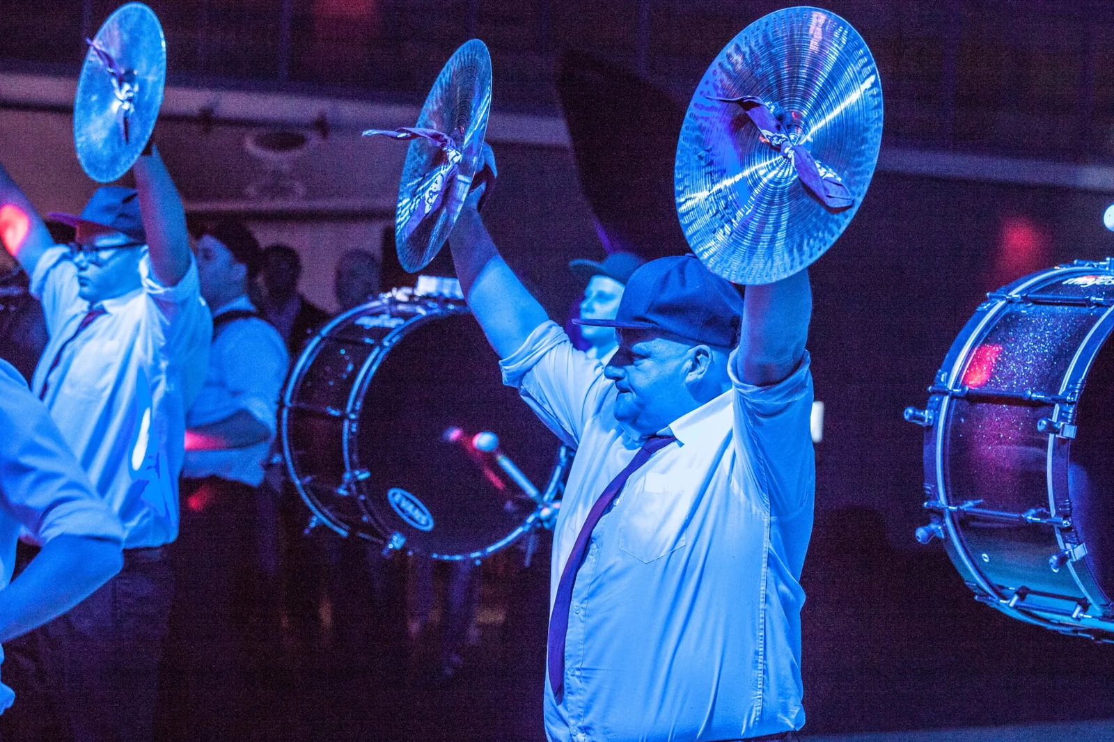 SpeedStiXX Becken und Trommeln im blauen Licht