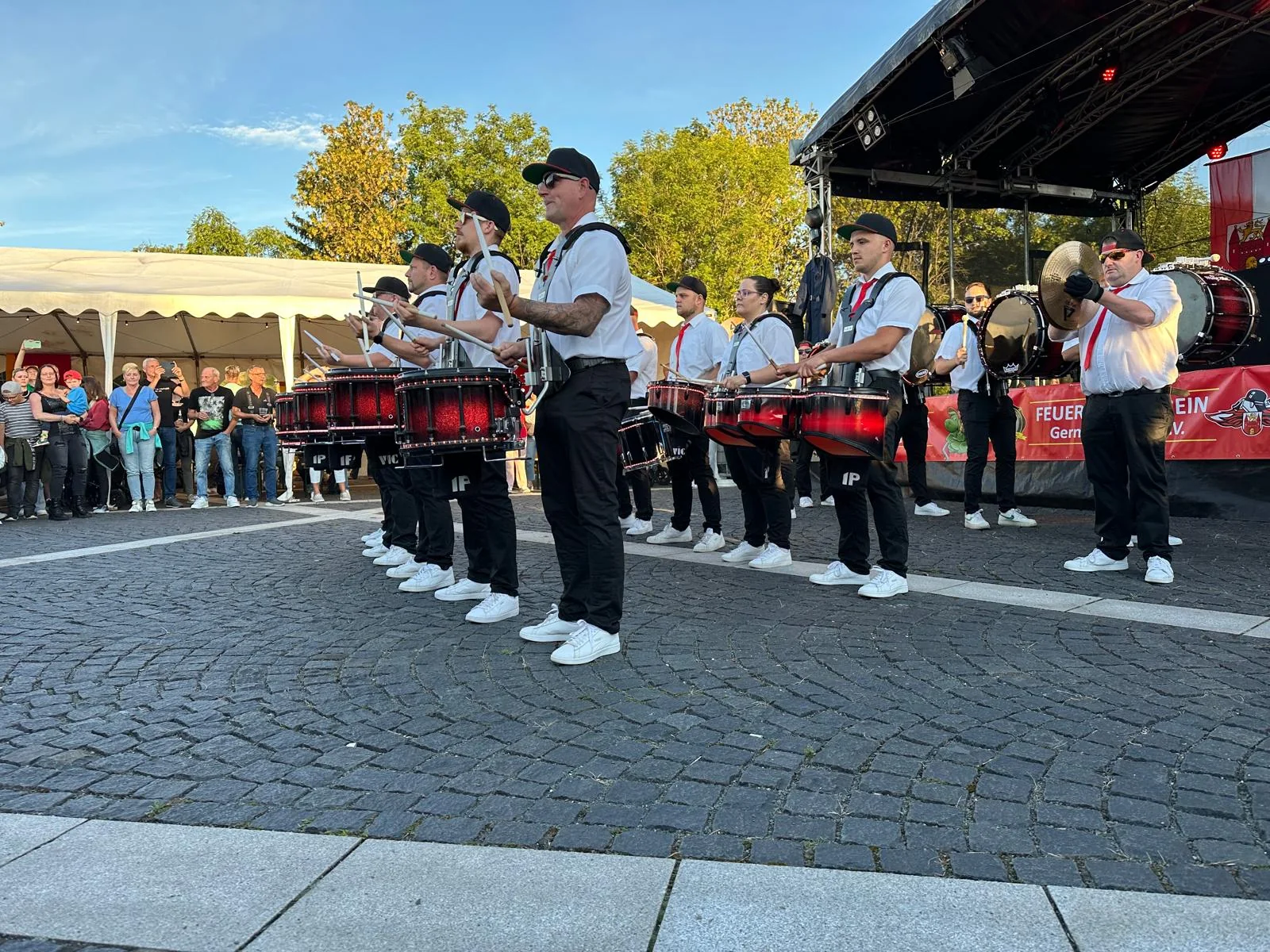 SpeedStiXX bei einem Auftritt auf dem Stadtfest